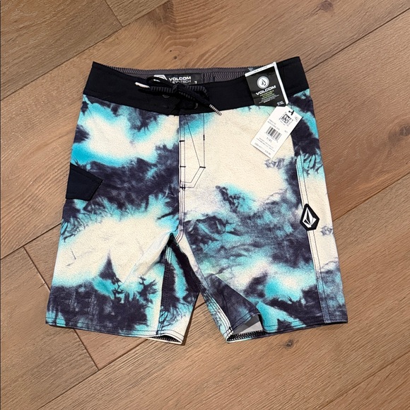 Volcom Other - Volcom Aqua and Black Tie-Dye Shorts
